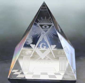 Paperweight "Pyramid"